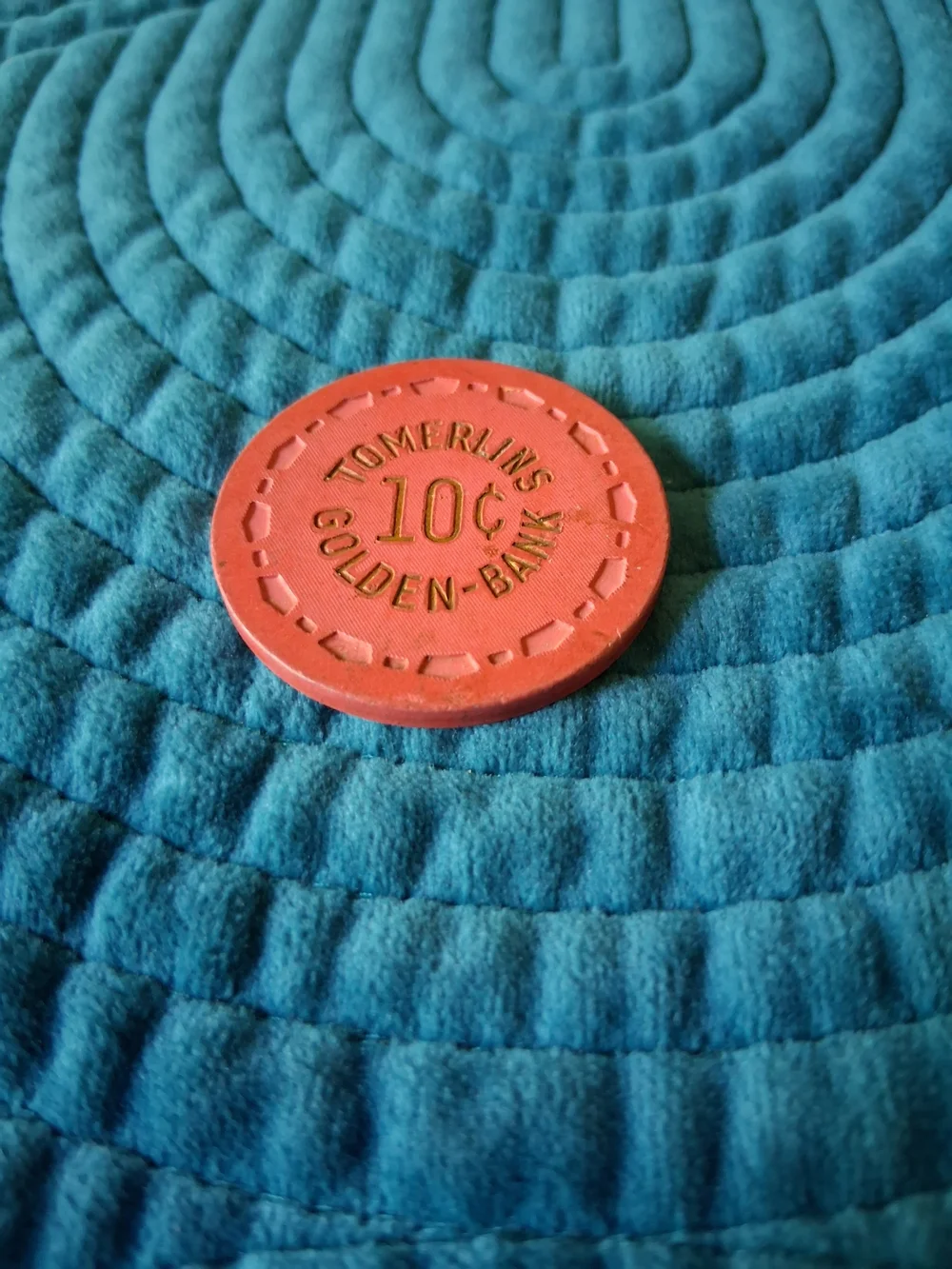 1950s Tomerlin's Golden Bank Club 10-cent casino chip from Reno, Nevada. - Picture 3 of 4